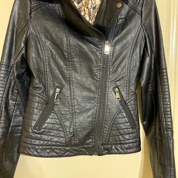 Black leather Jacket in excellent condition - Picture 2 of 7
